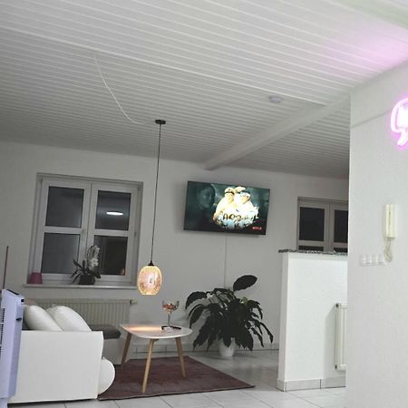 Happy Homes Pink - Up To 5 - Kueche - W-Lan - Netflix - Honig - Badewanne Nidda Экстерьер фото