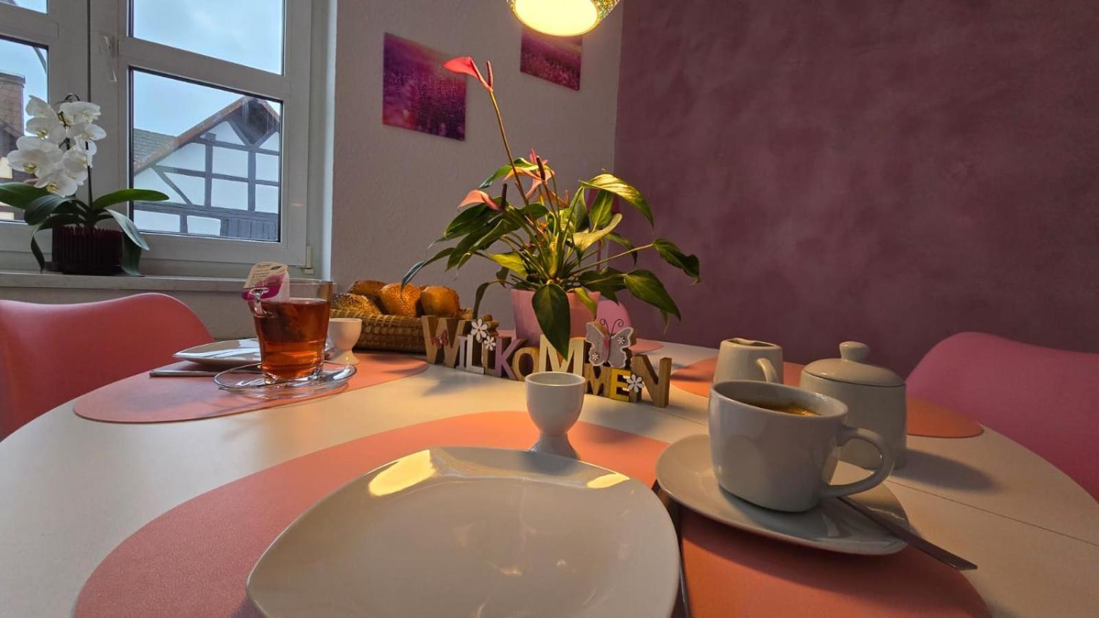 Happy Homes Pink - Up To 5 - Kueche - W-Lan - Netflix - Honig - Badewanne Nidda Экстерьер фото