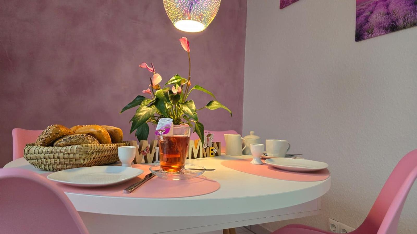Happy Homes Pink - Up To 5 - Kueche - W-Lan - Netflix - Honig - Badewanne Nidda Экстерьер фото
